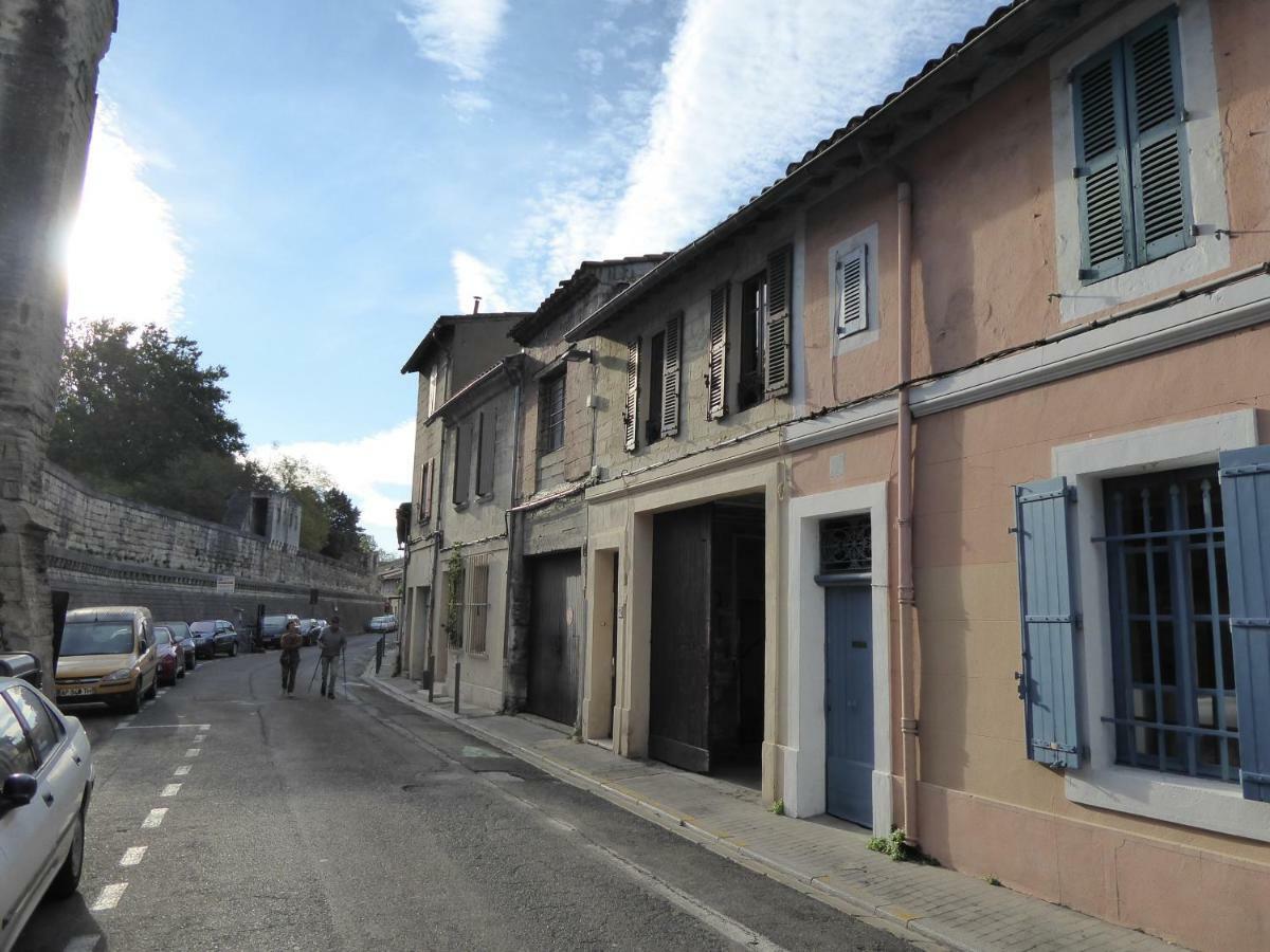 Апартаменты Le Logis De La Tour Авиньон Экстерьер фото